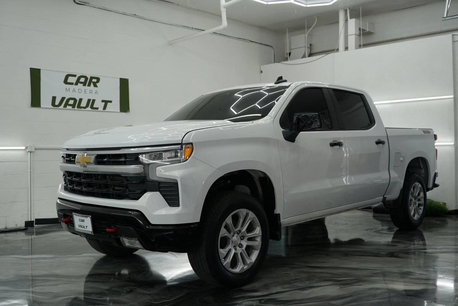 Used 2023 Chevrolet Silverado 1500 LT Trail Boss w/ Protection Package AWD/4WD image 2
