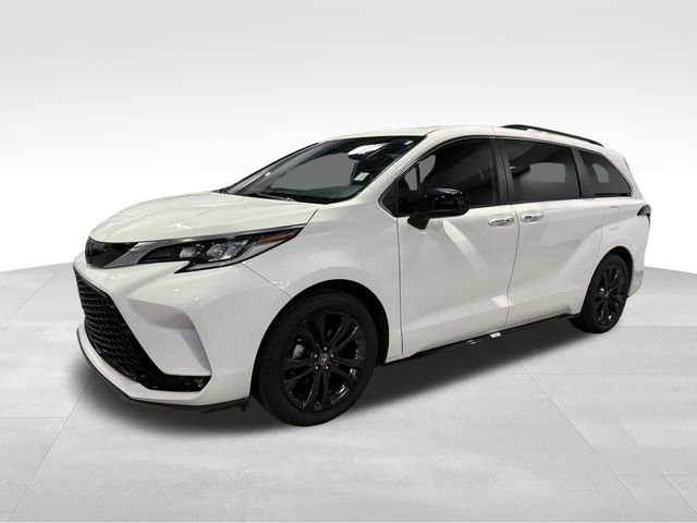 Used 2022 Toyota Sienna XSE video 3