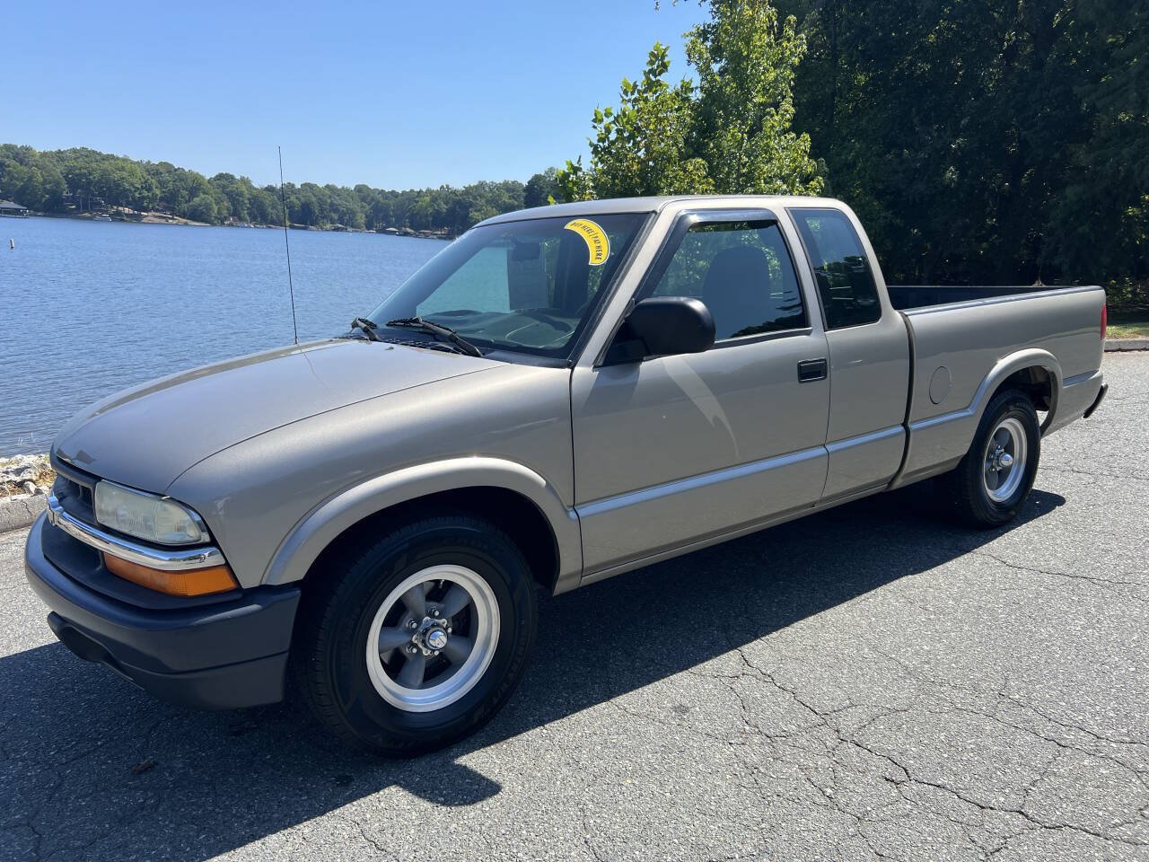 Used 2003 Chevrolet S10 Pickup 2WD Extended Cab image 3