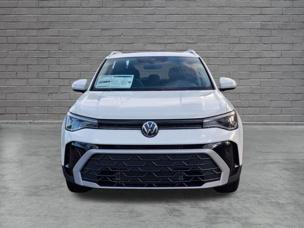 New 2026 Volkswagen Taos SE FWD image 2