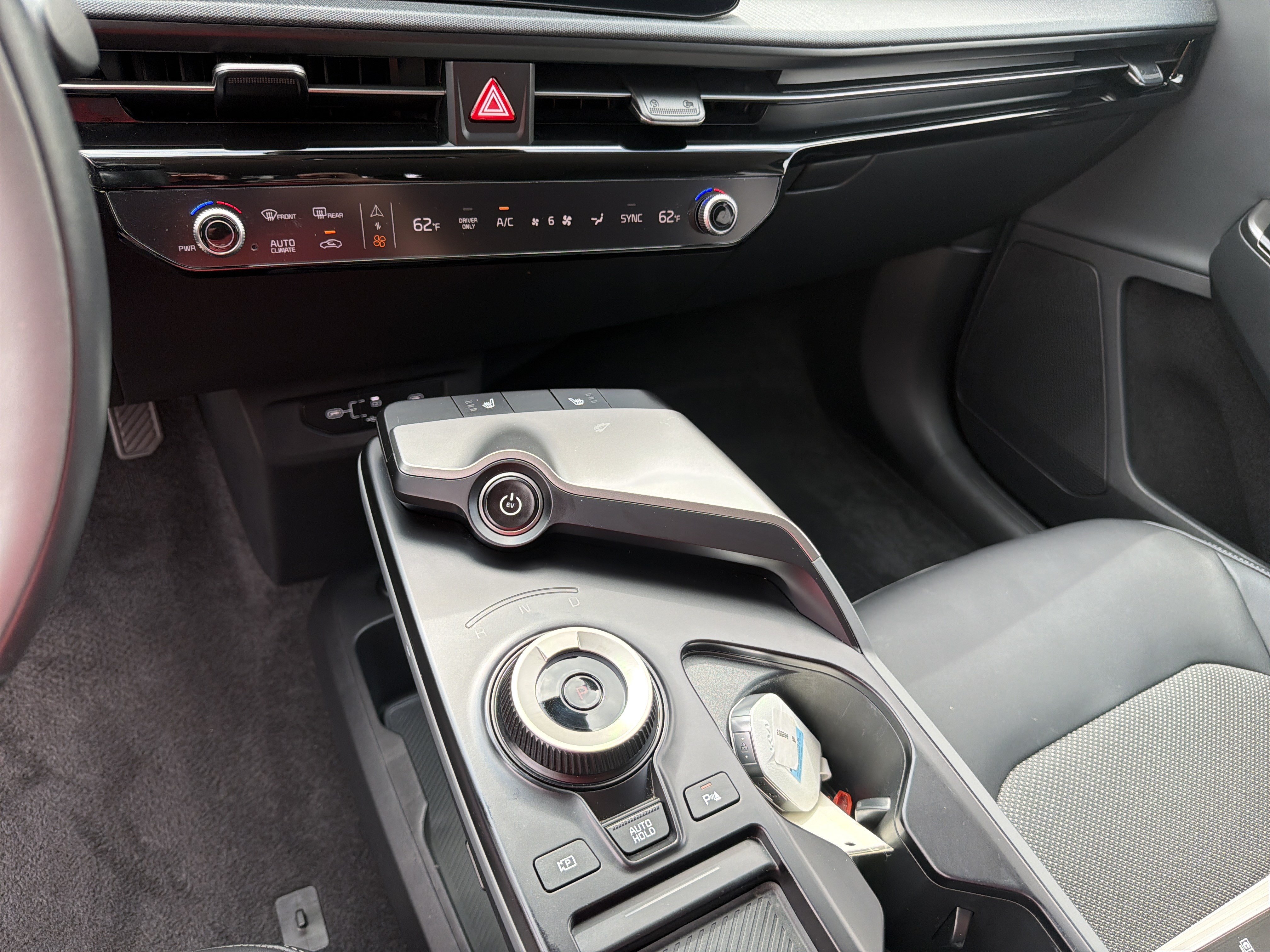 Certified 2025 Kia EV6 Light w/ Light LR Technology Package RWD image 30