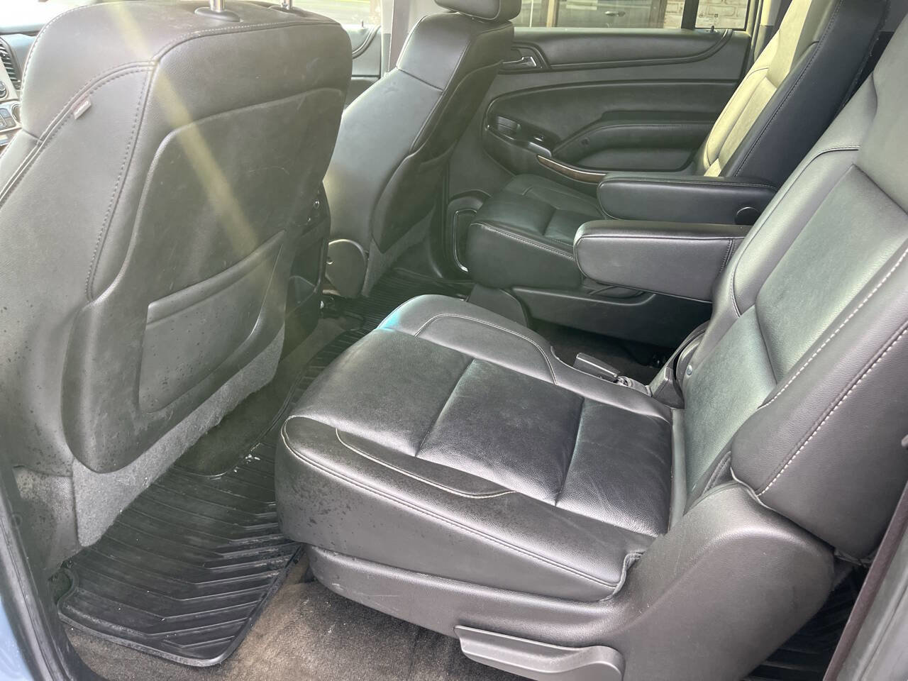 Used 2015 Chevrolet Suburban LT image 33