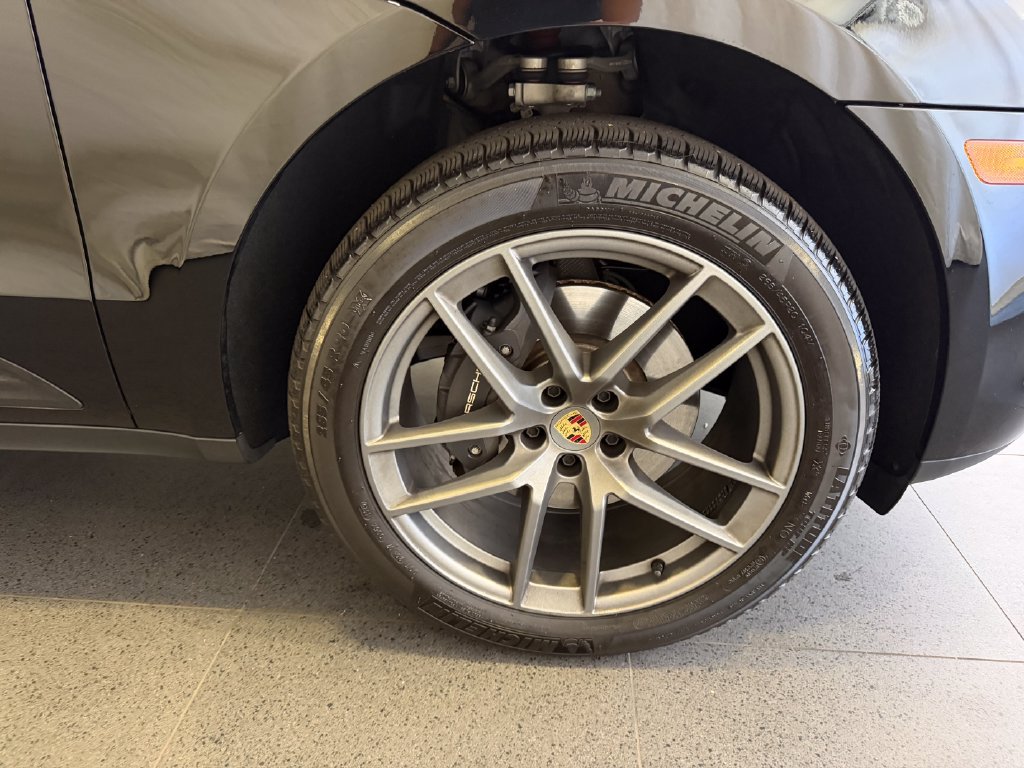 Certified 2026 Porsche Macan AWD/4WD image 13