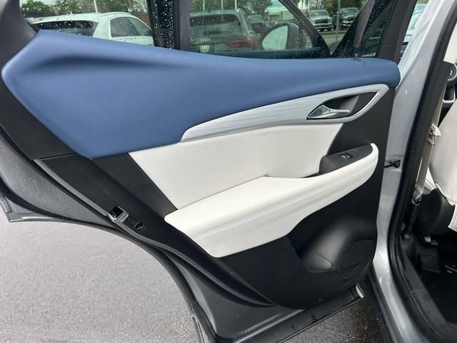 Used 2024 Buick Envision Avenir image 11