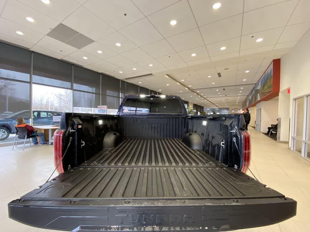 Used 2025 Toyota Tundra Platinum AWD/4WD image 26
