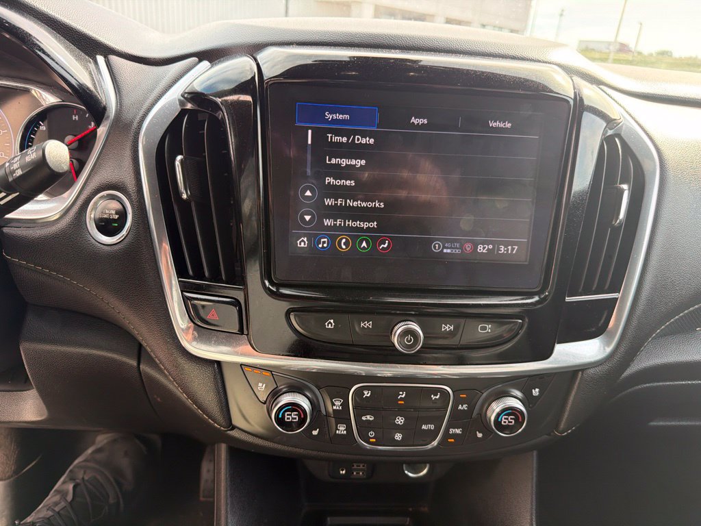 Used 2022 Chevrolet Traverse Premier w/ LPO, Floor Liner Package FWD image 10