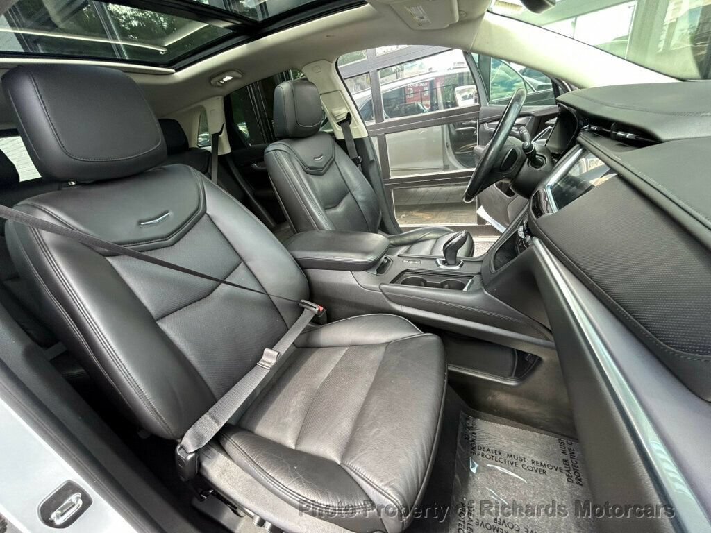 Used 2018 Cadillac XT5 Luxury w/ Driver Awareness Package AWD/4WD image 23