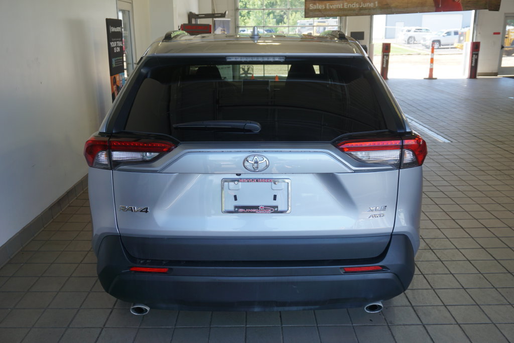 Certified 2025 Toyota RAV4 XLE AWD/4WD image 15