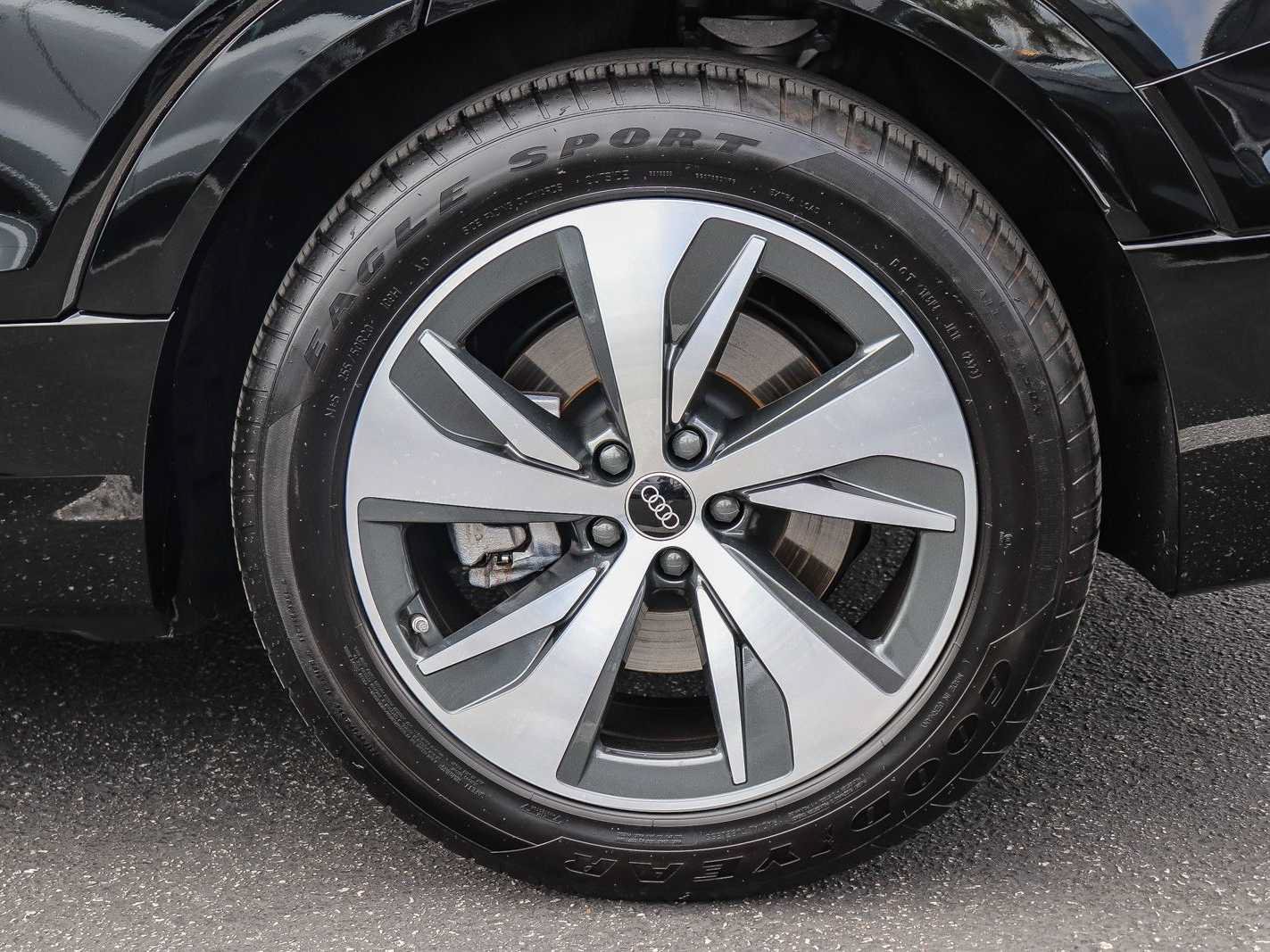 Used 2024 Audi Q8 e-tron Premium AWD/4WD image 10