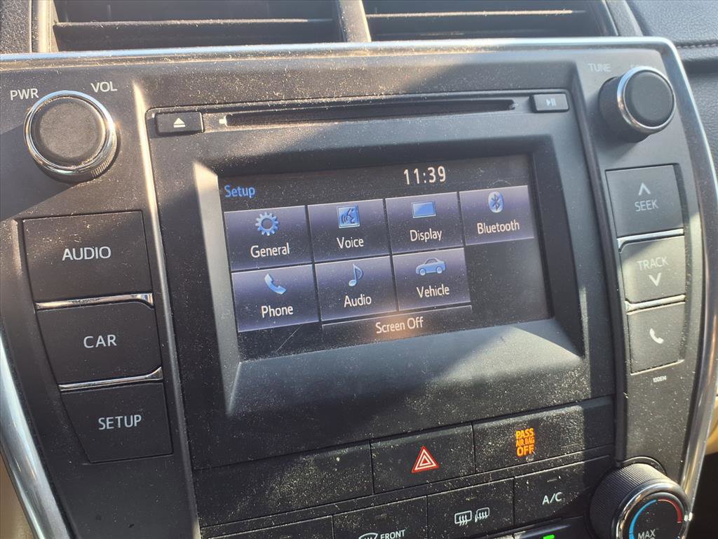 Used 2017 Toyota Camry LE image 7