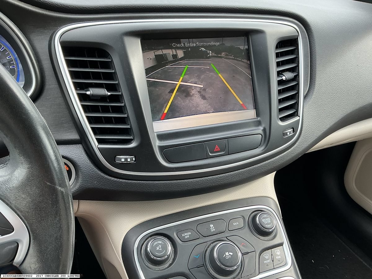 Used 2017 Chrysler 200 Limited Platinum FWD image 15