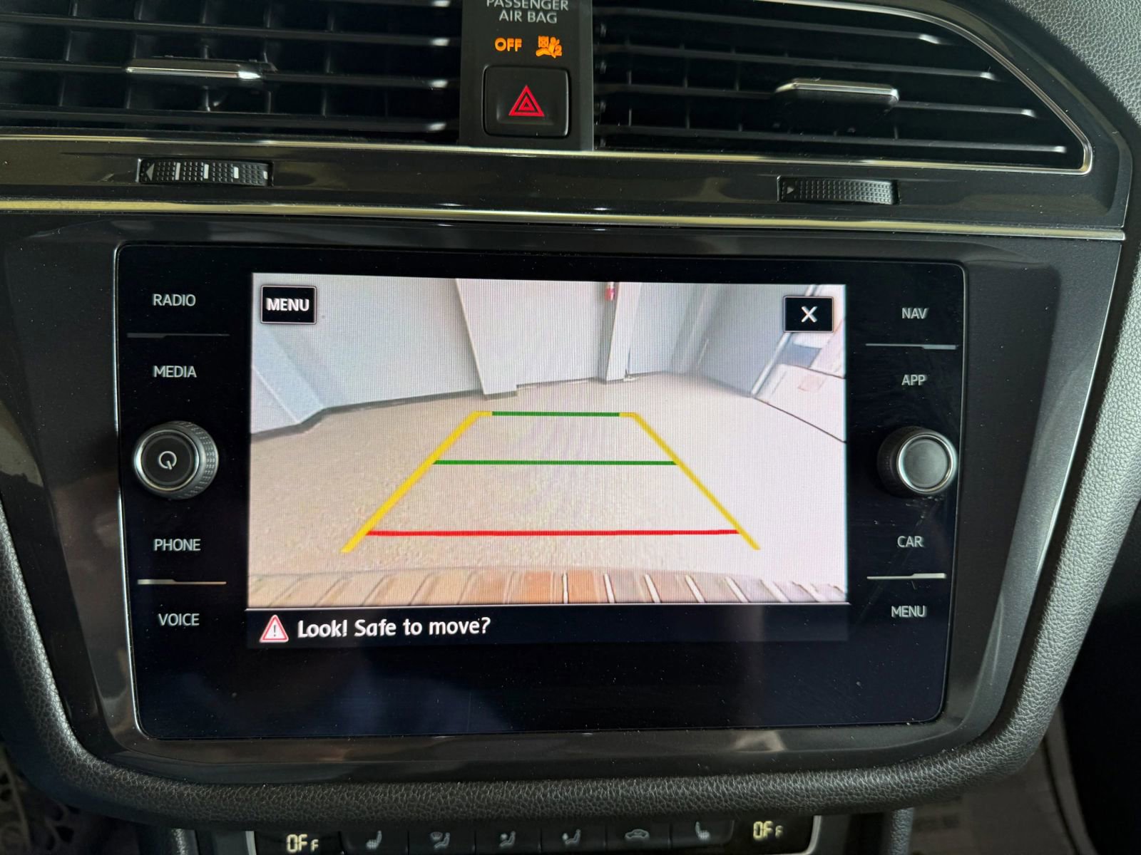 Used 2019 Volkswagen Tiguan SEL Premium R-Line FWD image 18
