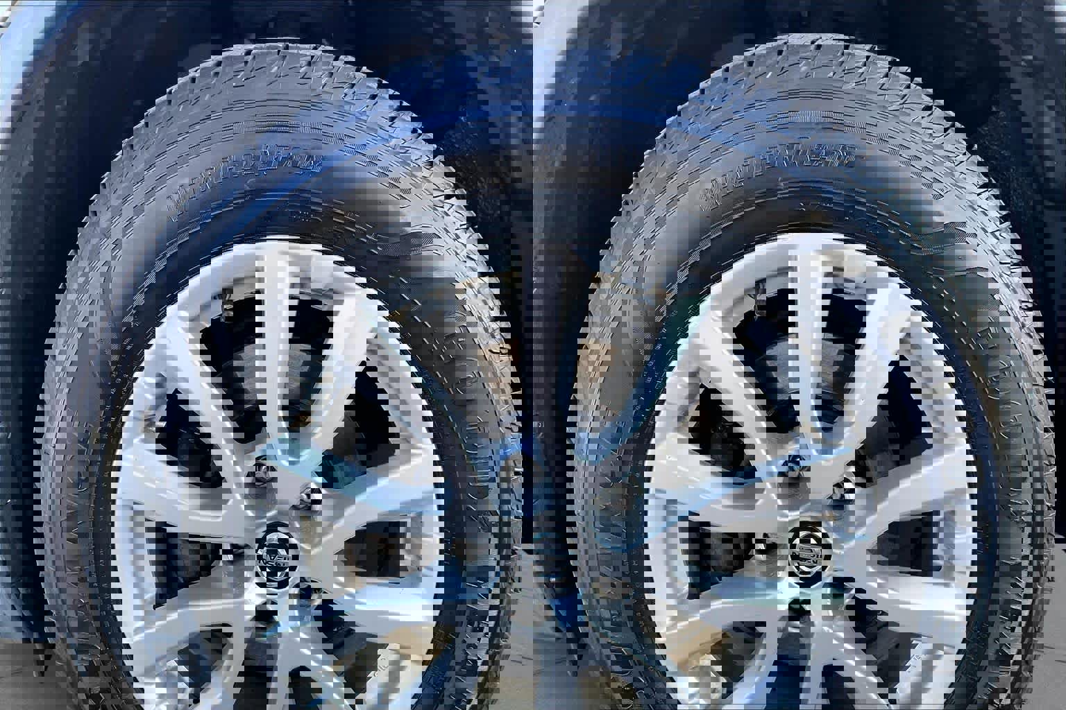 Used 2019 Nissan Rogue SV image 11