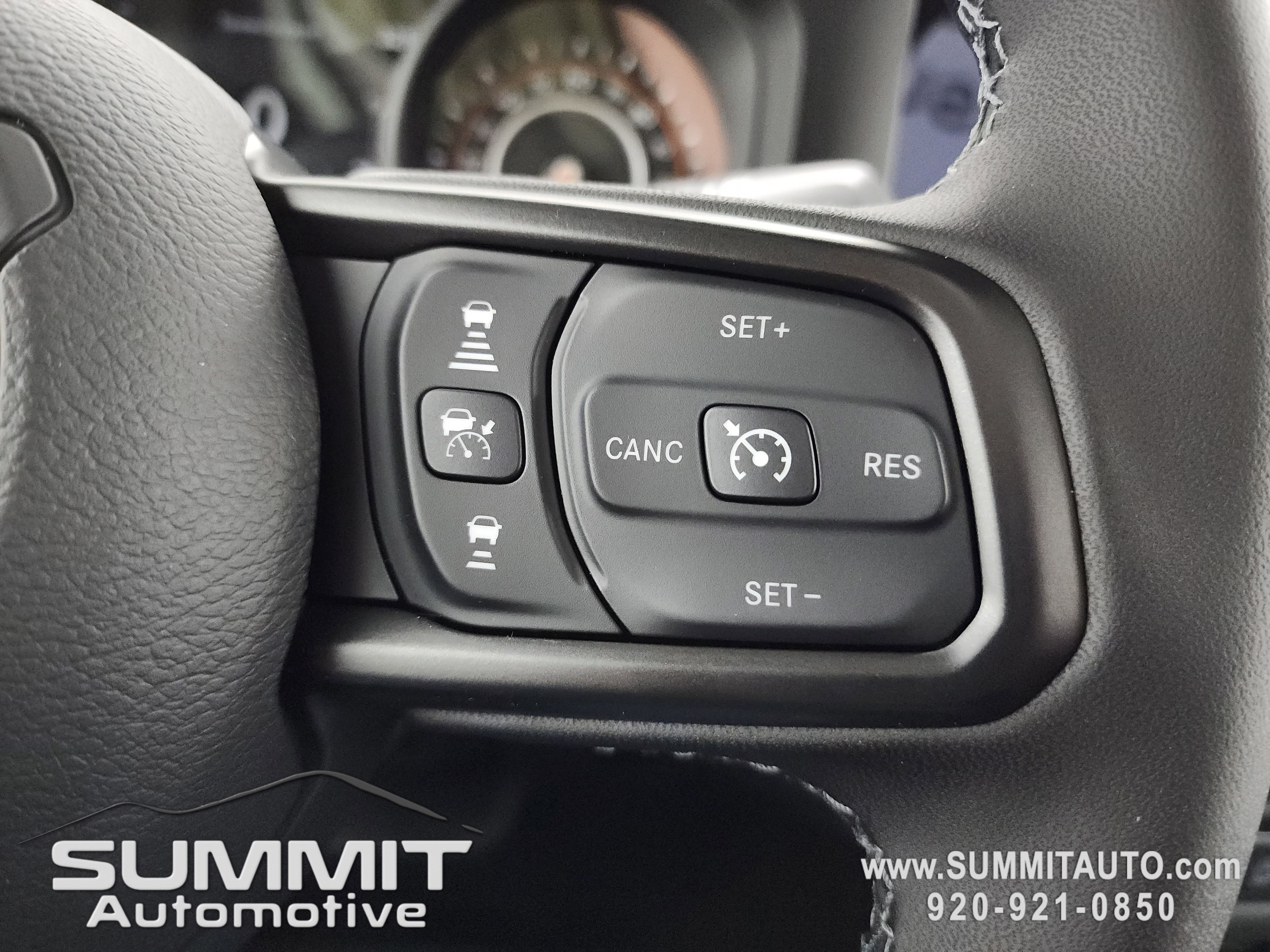 New 2026 Jeep Gladiator Sahara image 16