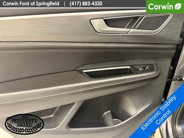 Used 2025 Volkswagen Atlas Cross Sport SE AWD/4WD image 18