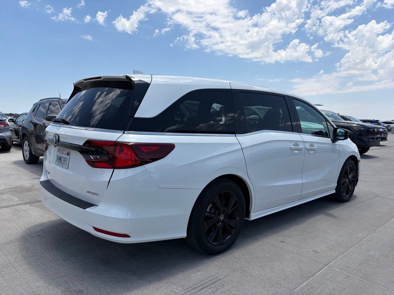 Used 2023 Honda Odyssey Sport image 2
