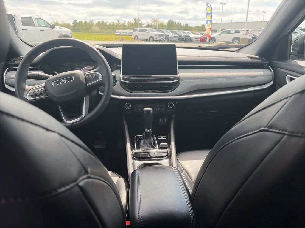 Used 2023 Jeep Compass Latitude w/ Convenience Group image 4