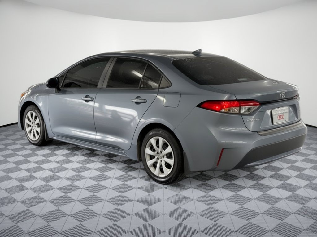 Used 2020 Toyota Corolla LE FWD image 3