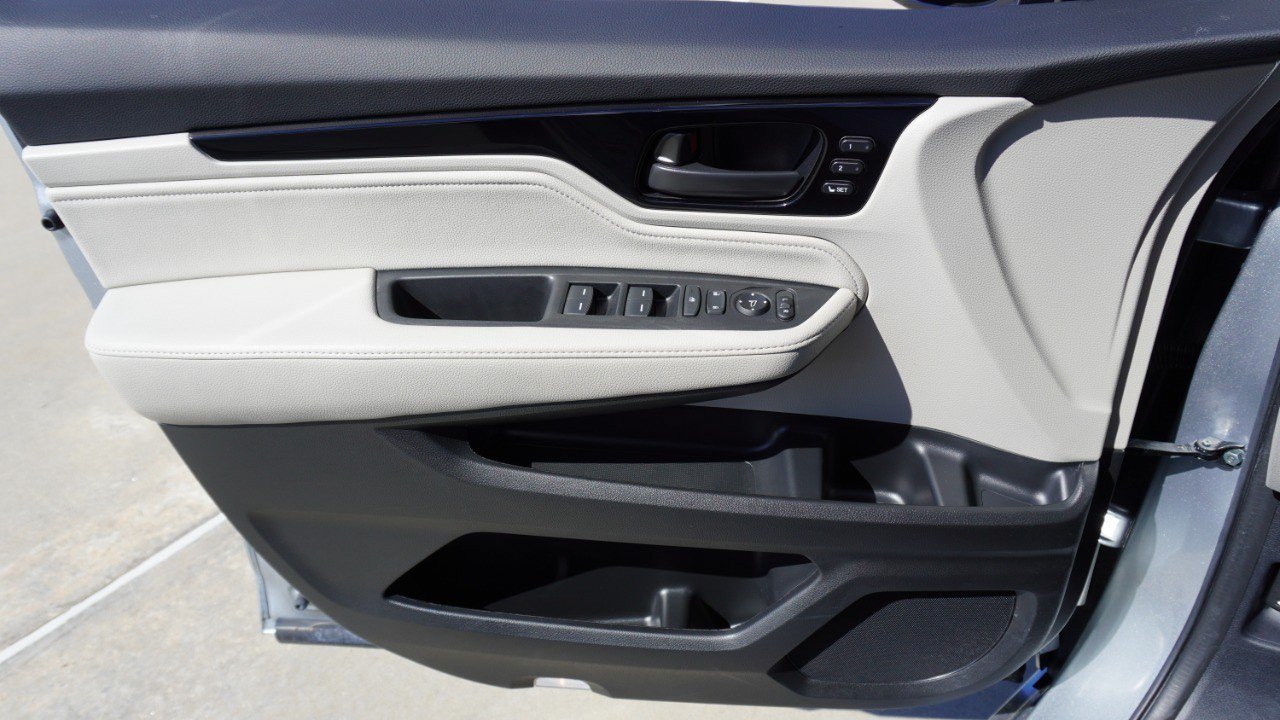 Used 2025 Honda Odyssey Touring image 23