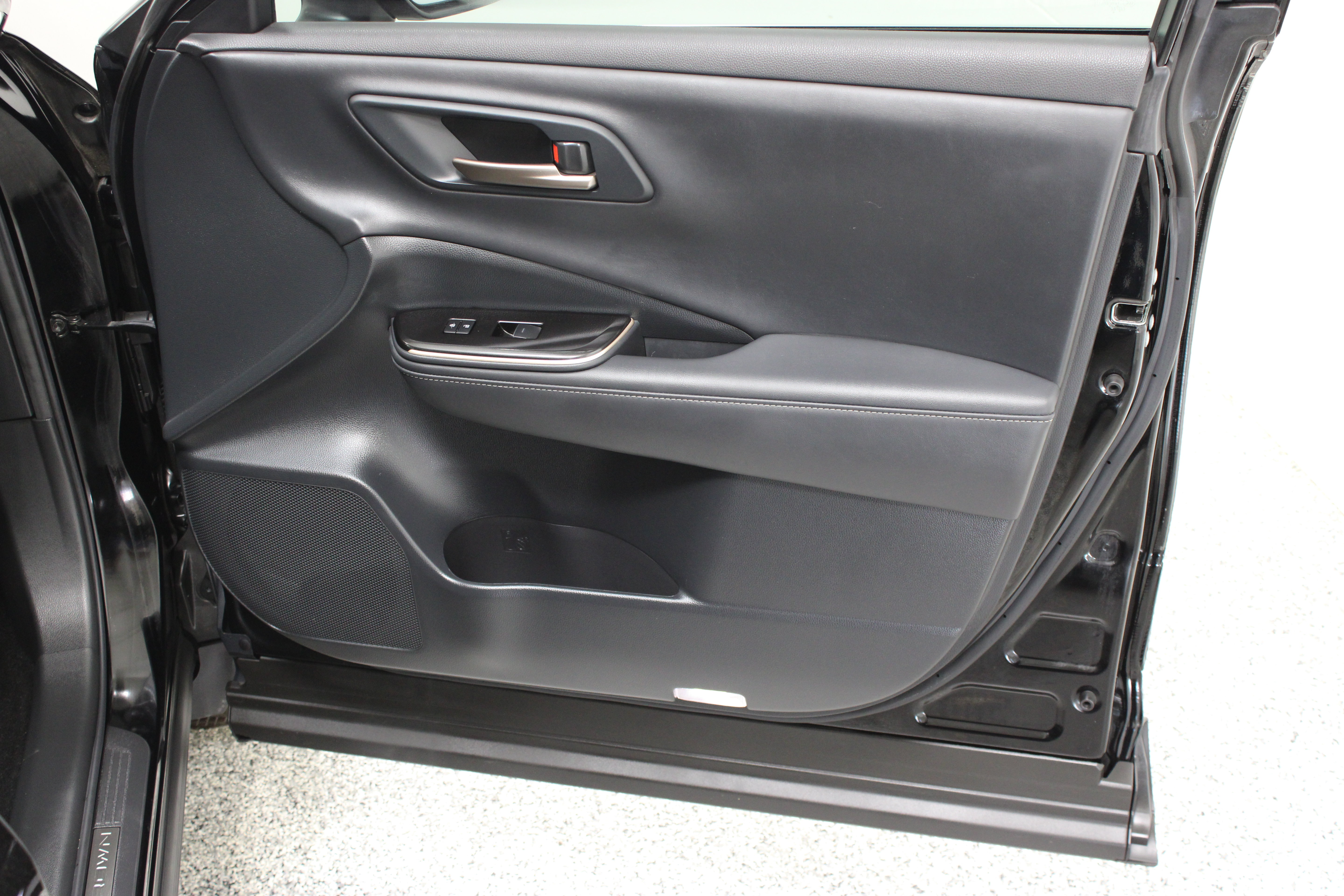 Used 2024 Toyota Crown Platinum AWD/4WD image 36