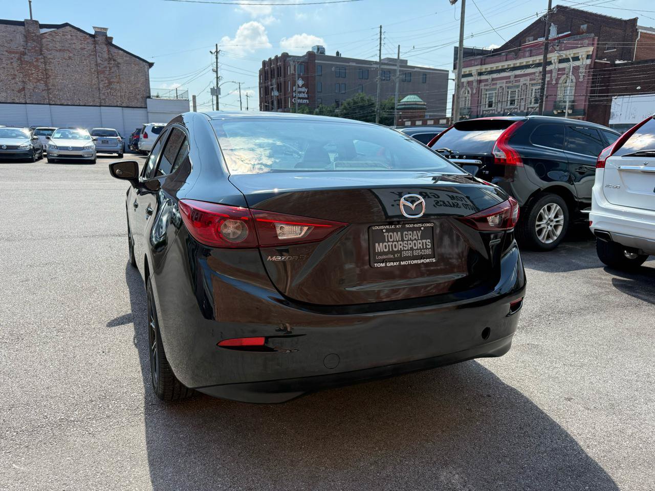 Used 2018 MAZDA MAZDA3 Sport FWD image 4