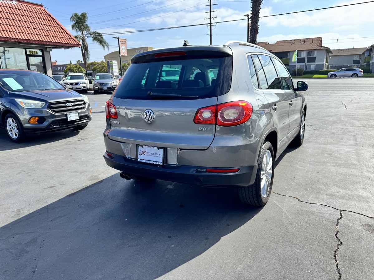 Used 2011 Volkswagen Tiguan SEL FWD image 5