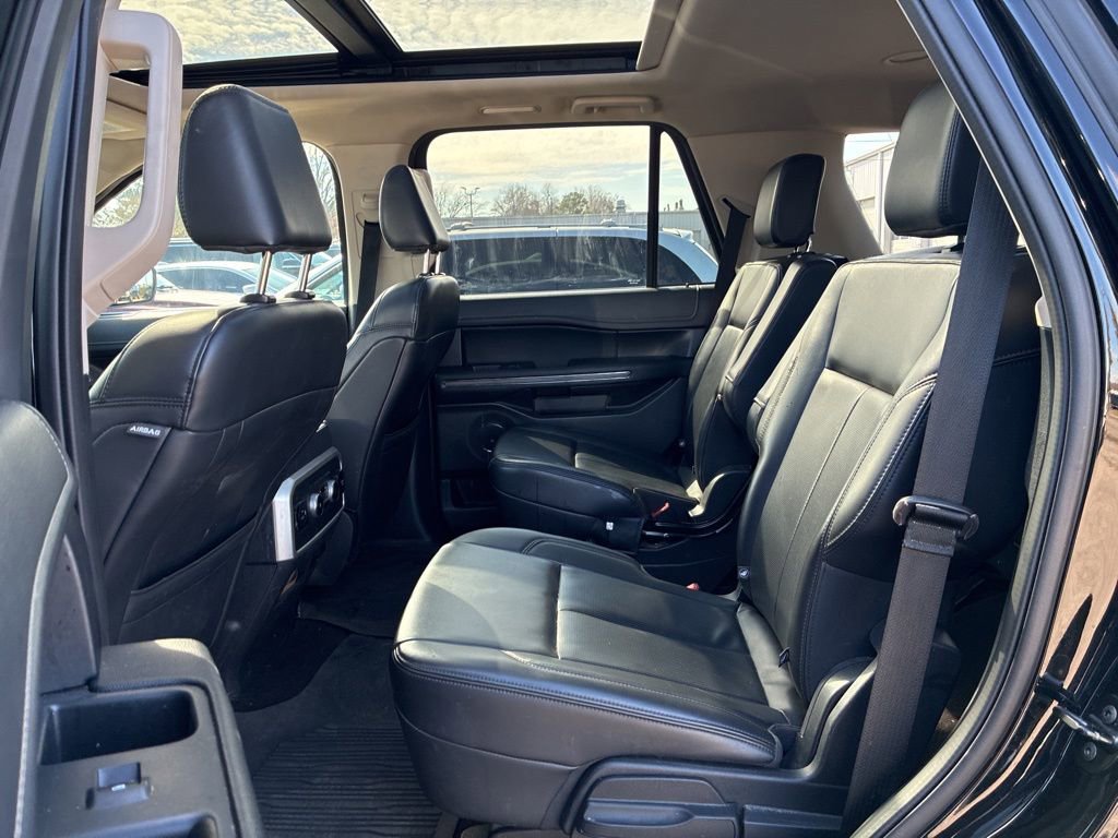 Used 2023 Ford Expedition XLT image 19