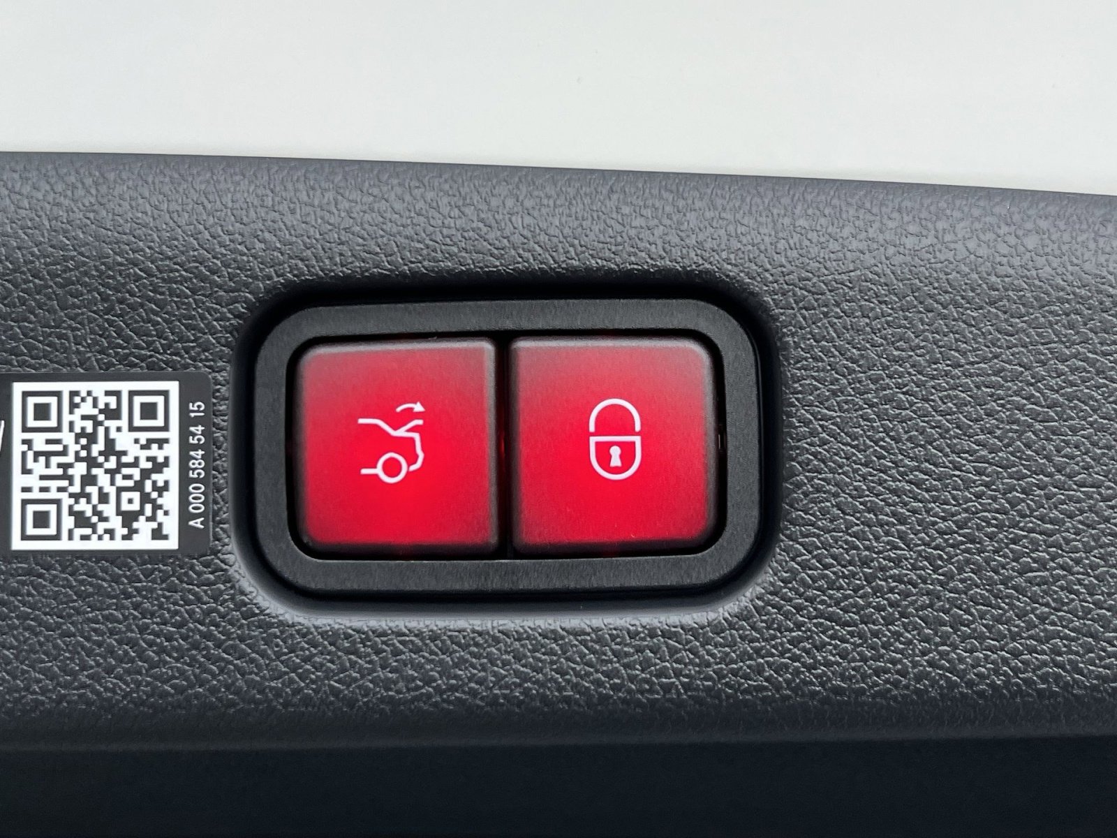 Used 2026 Mercedes-Benz E 350 4MATIC Sedan image 25