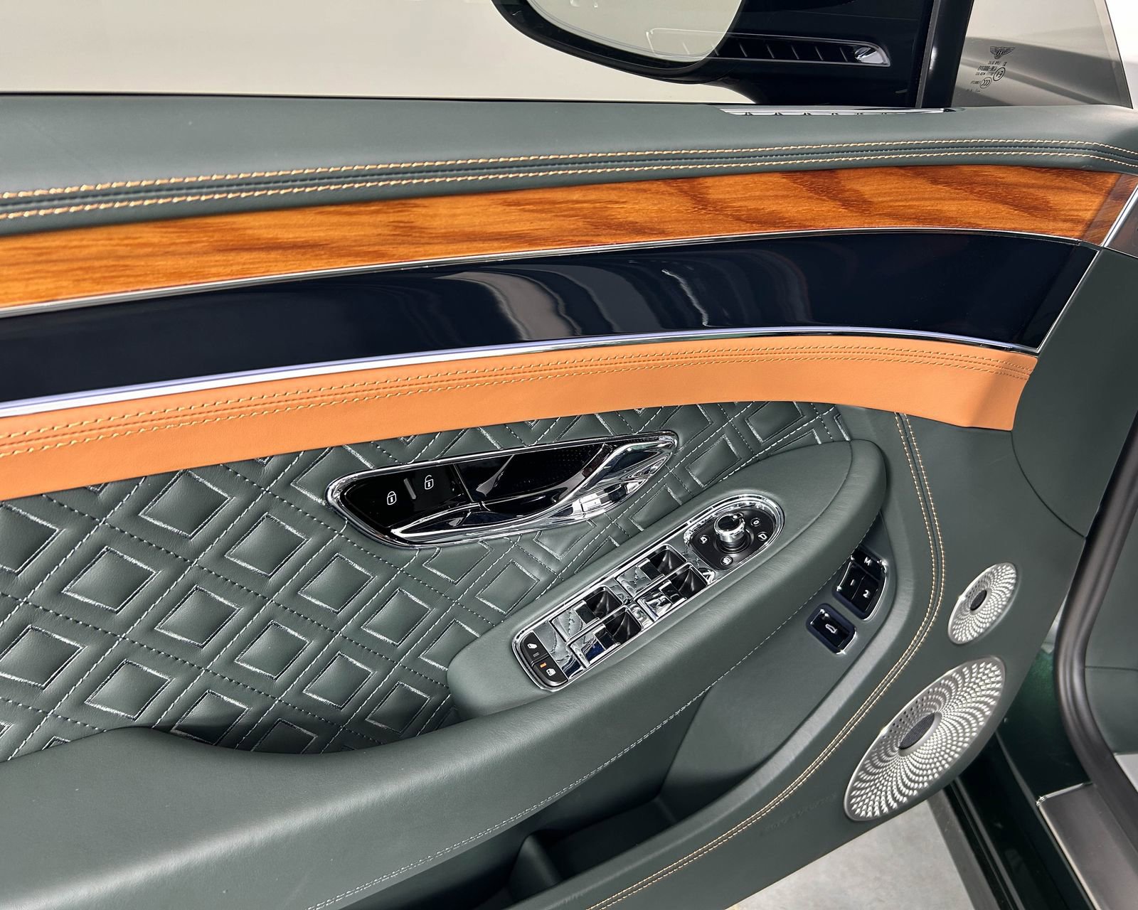 Used 2024 Bentley Continental GT V8 image 13