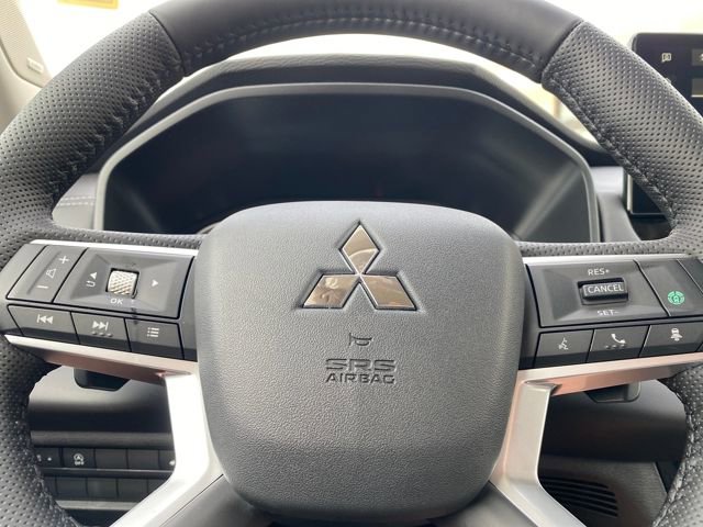 New 2026 Mitsubishi Outlander SE image 16