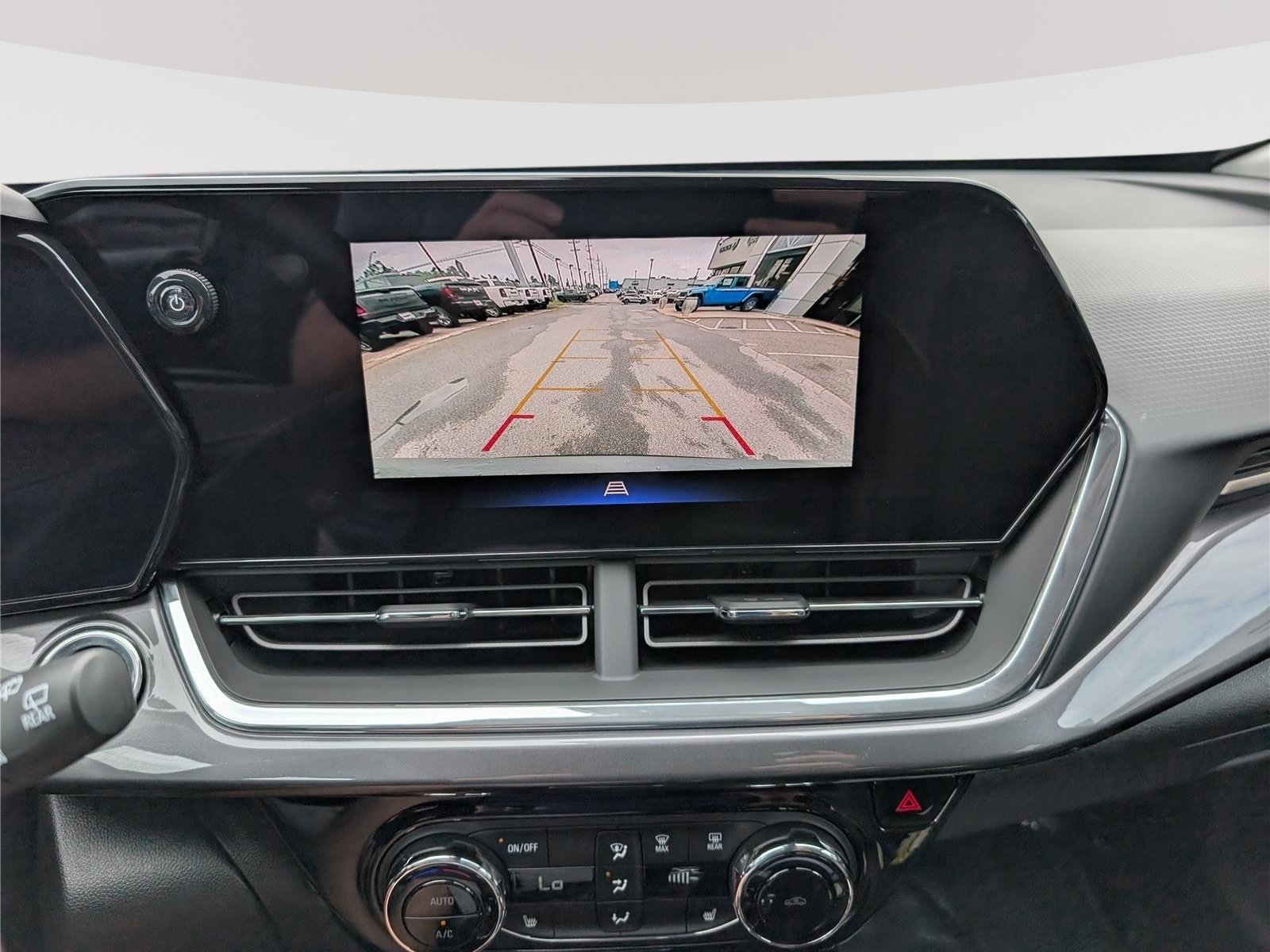 Used 2026 Chevrolet Trax ACTIV w/ Driver Confidence Package FWD image 28