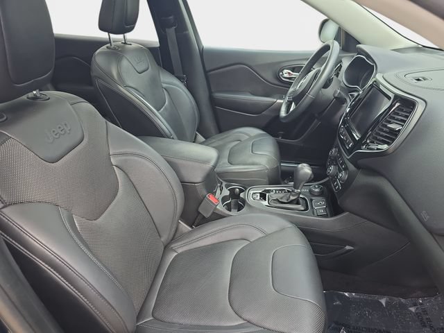Used 2019 Jeep Cherokee Limited w/ Luxury Group AWD/4WD image 12
