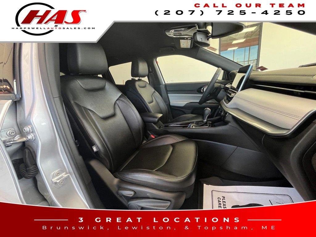 Used 2025 Jeep Compass Limited image 29