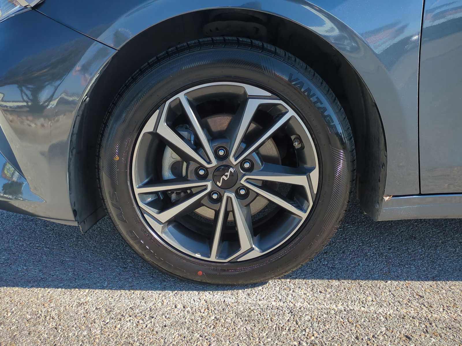 Used 2023 Kia Forte LXS w/ LXS Technology Package image 30