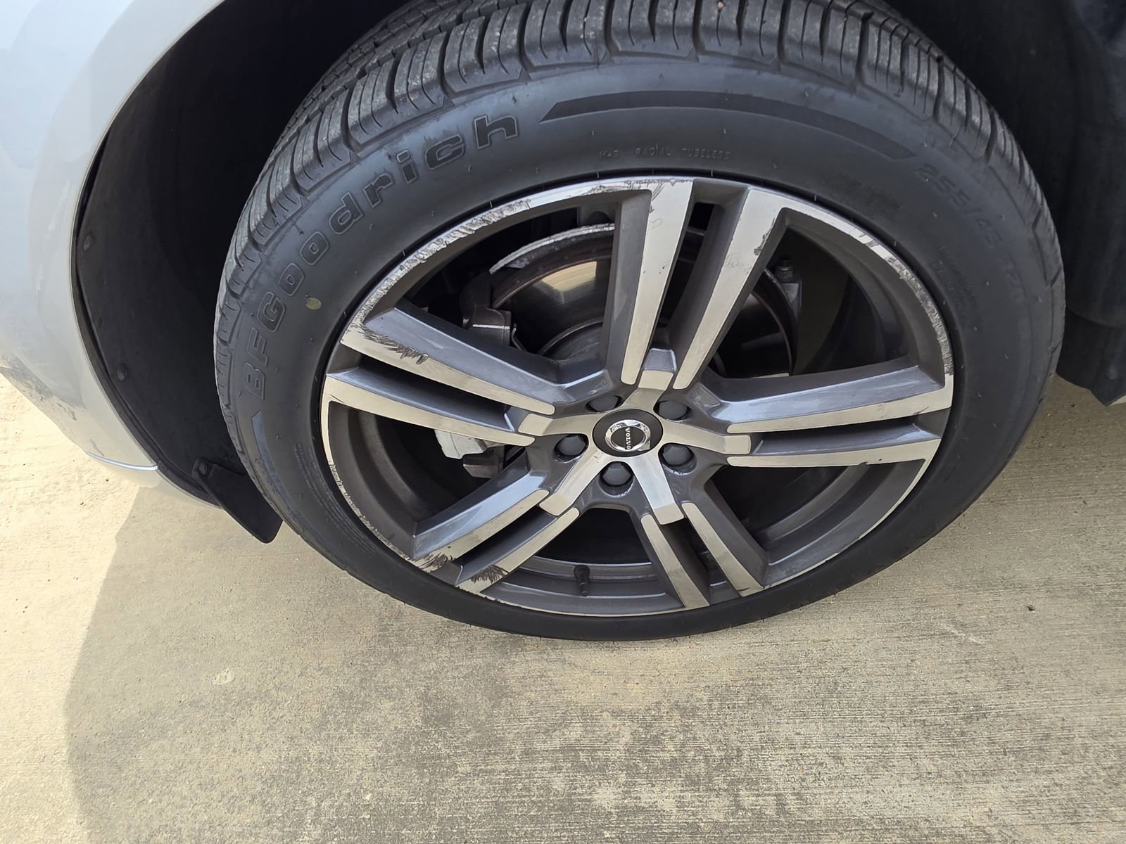 Used 2020 Volvo XC60 T5 Momentum image 12