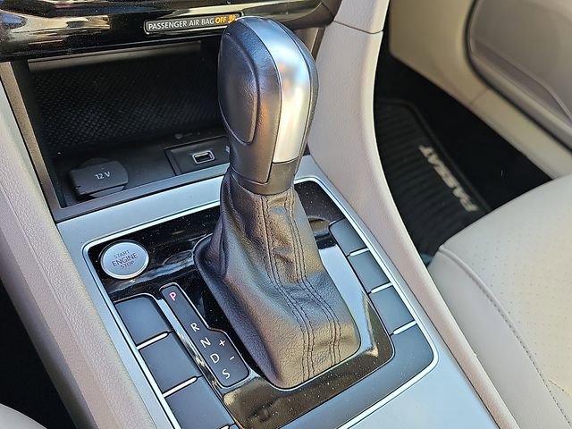 Used 2022 Volkswagen Passat 2.0T SE image 16