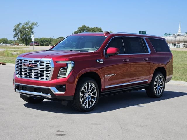 New 2026 GMC Yukon XL Denali w/ Sun & Power Step Package AWD/4WD image 2