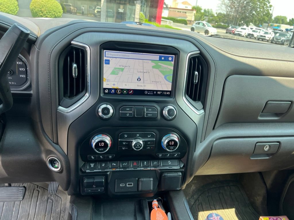 Used 2022 GMC Sierra 3500 Denali AWD/4WD image 17