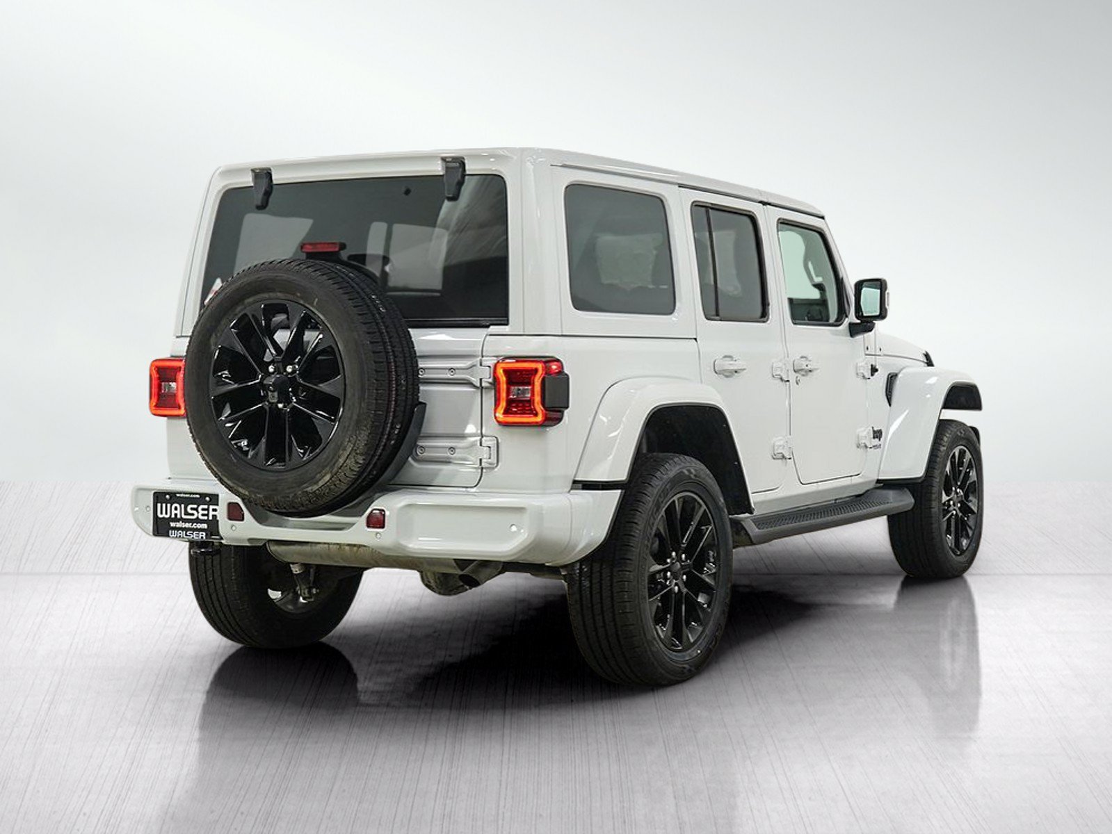Used 2022 Jeep Wrangler Unlimited Sahara AWD/4WD image 6