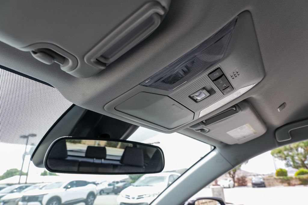 Used 2025 Toyota RAV4 XLE FWD image 34