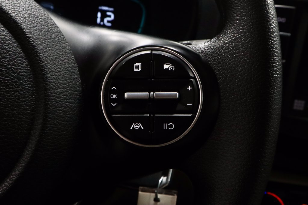 Used 2023 Kia Soul LX w/ LX Technology Package FWD image 28