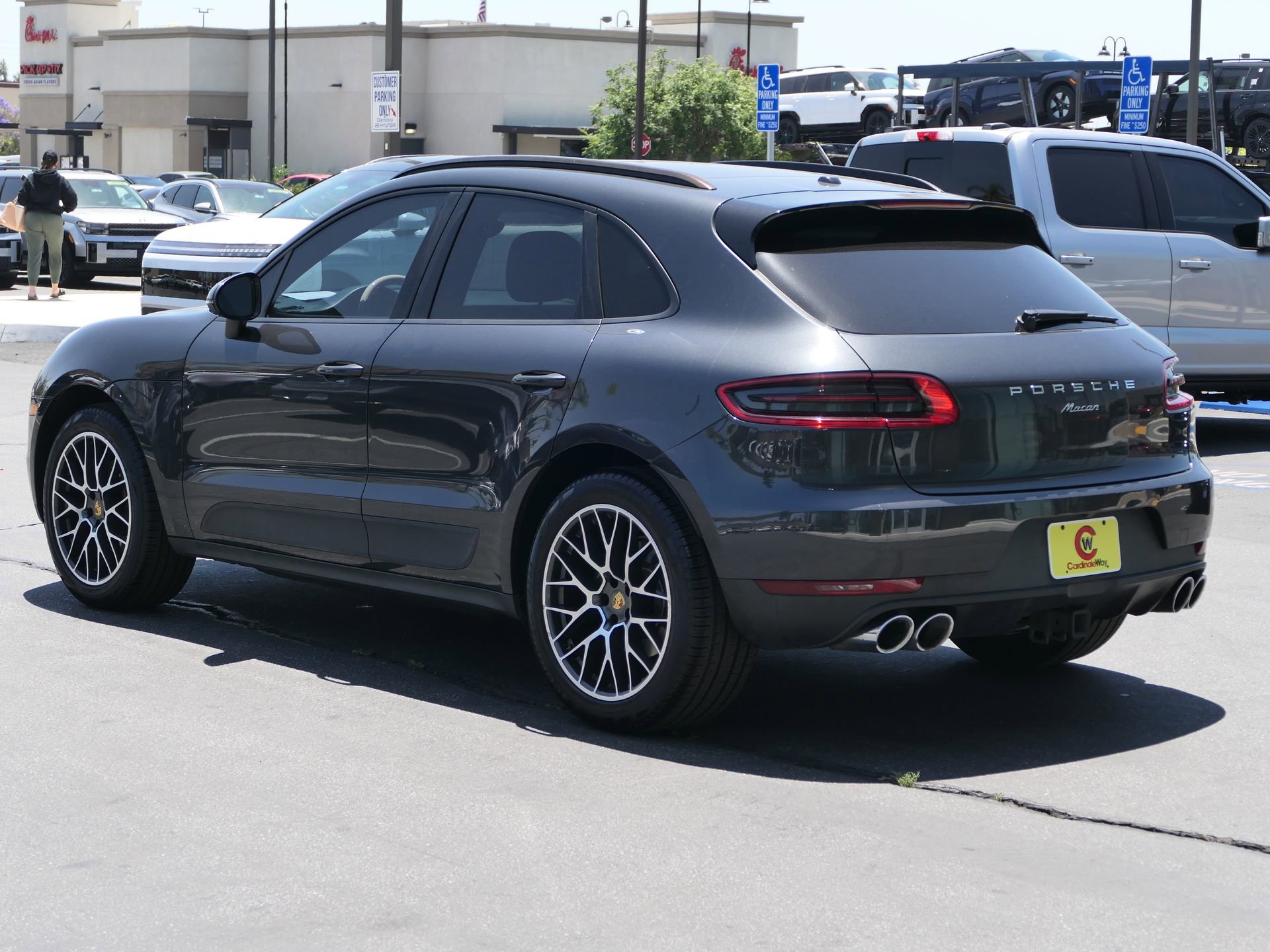 Used 2018 Porsche Macan Sport Edition w/ Premium Package Plus AWD/4WD image 6