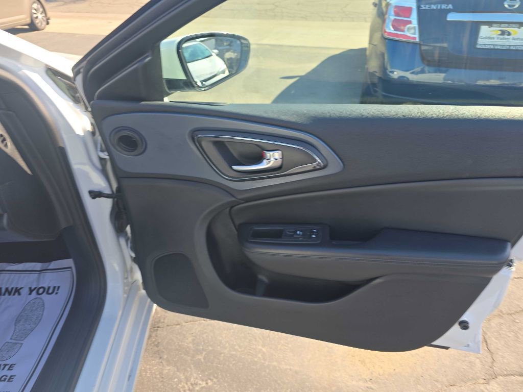 Used 2015 Chrysler 200 S image 17