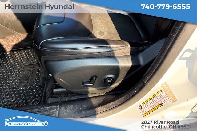 Used 2019 Jeep Cherokee Trailhawk AWD/4WD image 16