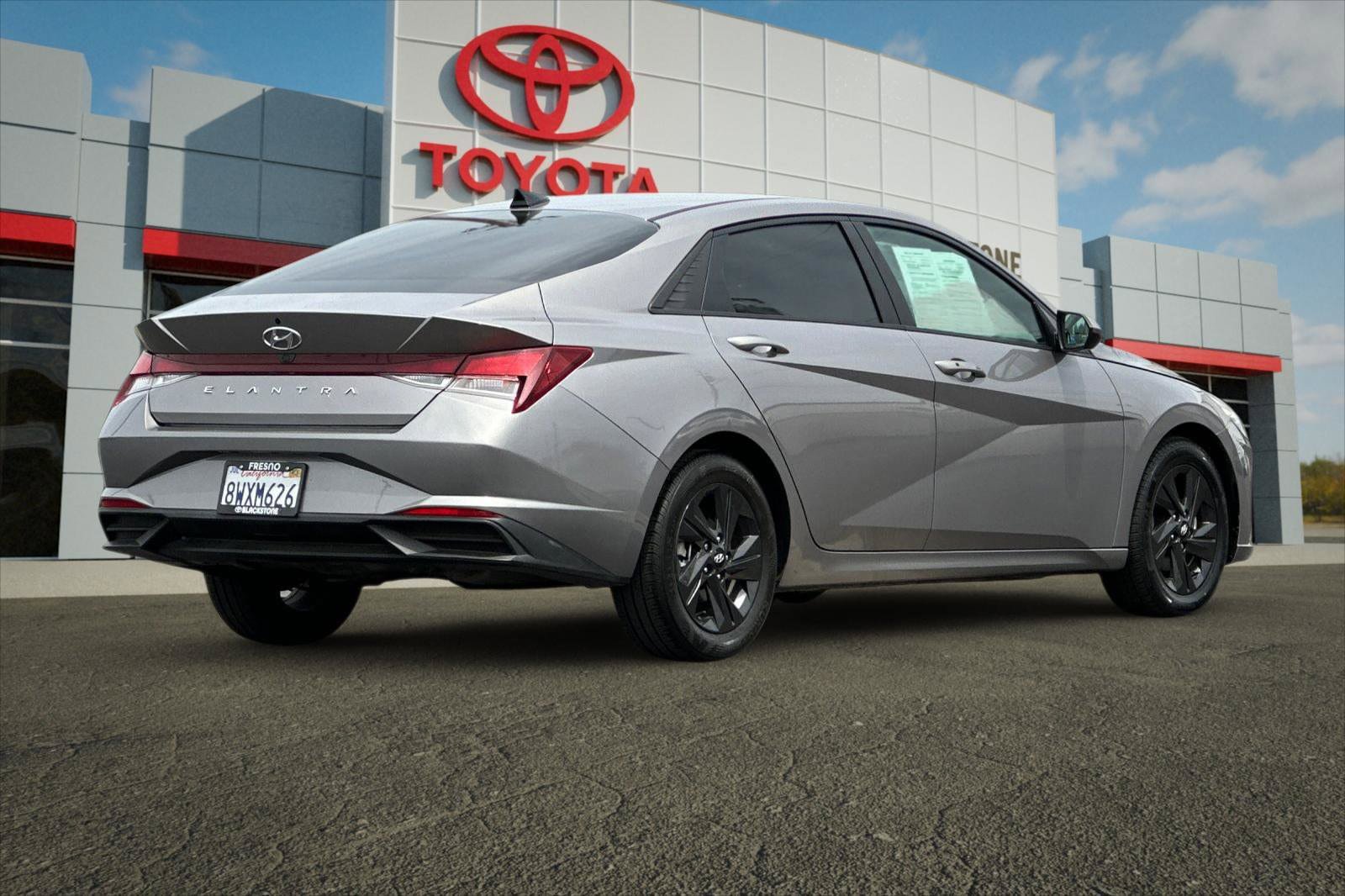Used 2021 Hyundai Elantra SEL FWD image 3