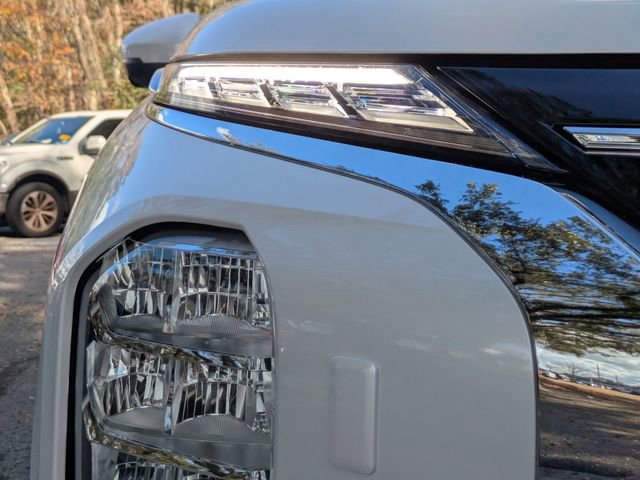 New 2026 Mitsubishi Outlander SE image 9