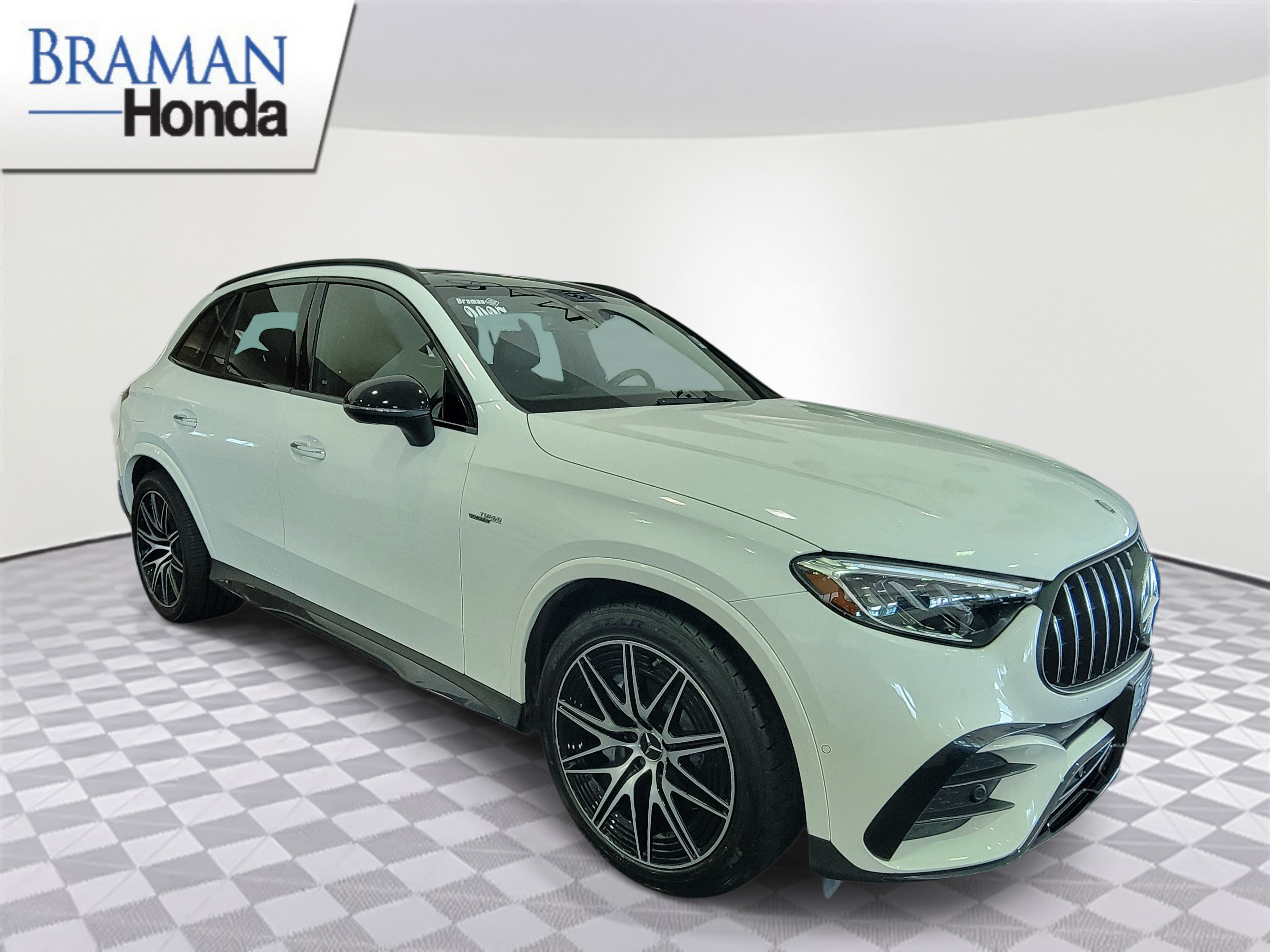Used 2025 Mercedes-Benz GLC 43 AMG 4MATIC image 2