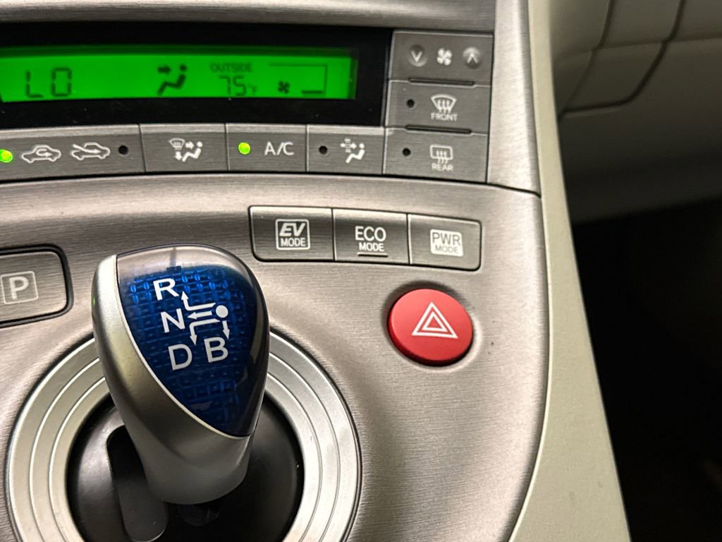 Used 2015 Toyota Prius Four FWD image 26