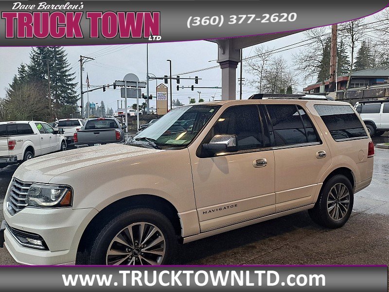 Used 2015 Lincoln Navigator 4WD image 6