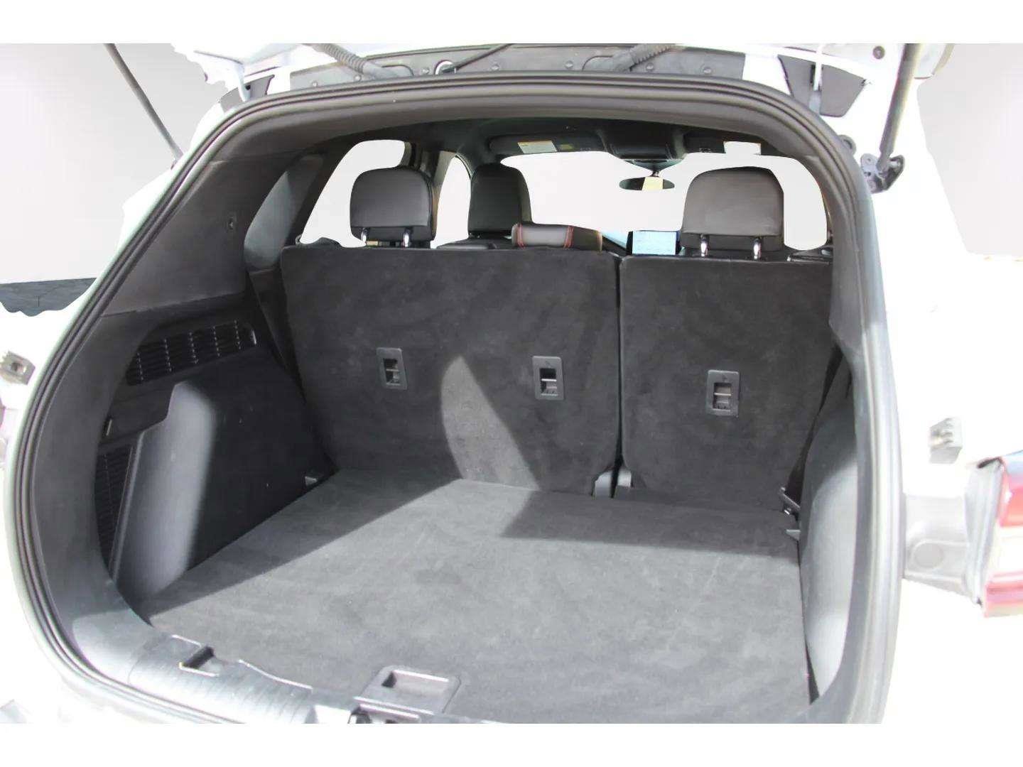 Used 2025 Ford Escape ST-Line image 27